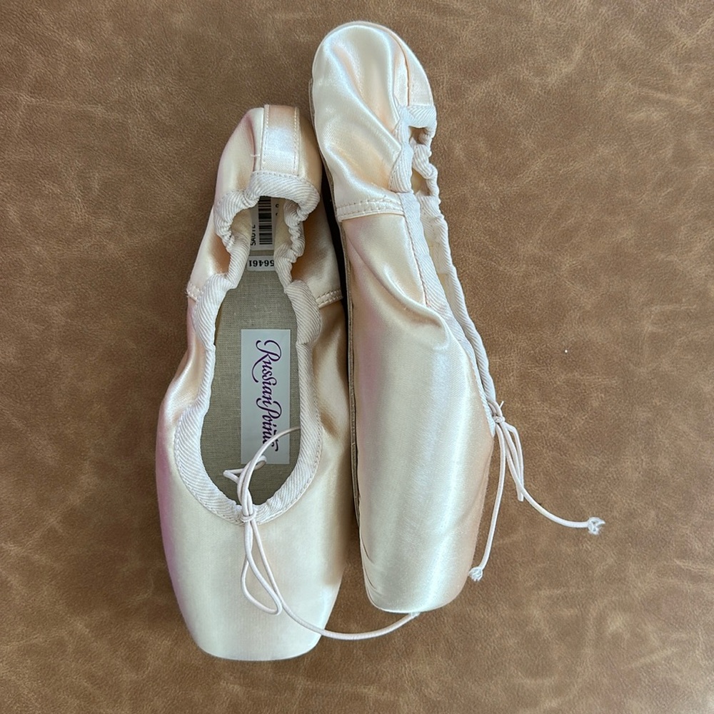 NIB Sauté Russian Pointe Ballet Shoes